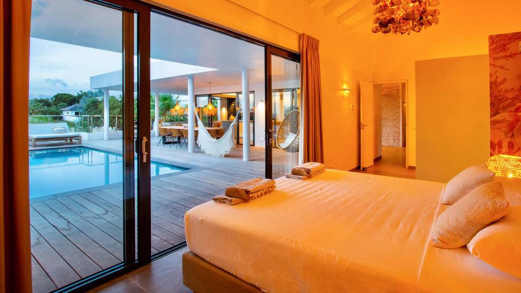 The Villas Curacao | Master Bedroom