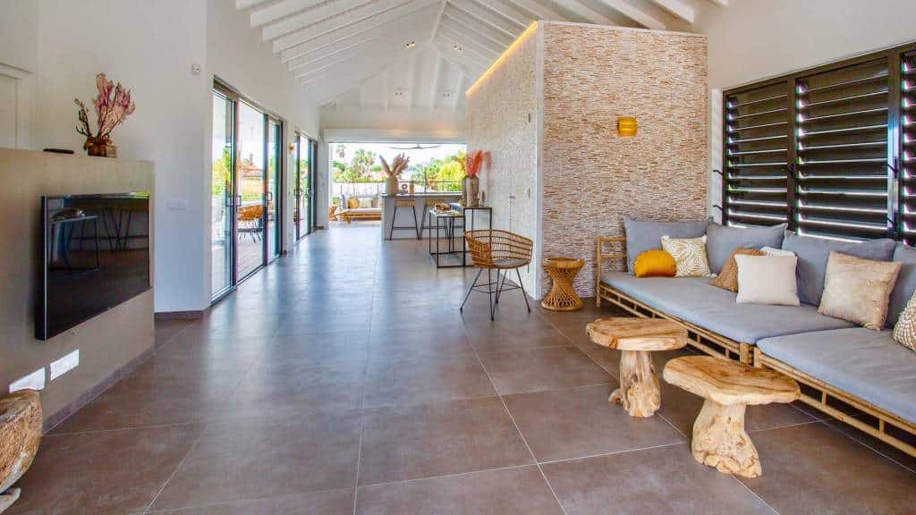 Villa Reef · Open Living Spaces