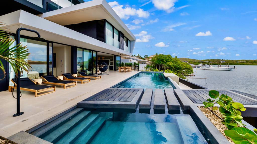 The Wave Villa Curacao - Signature Pool